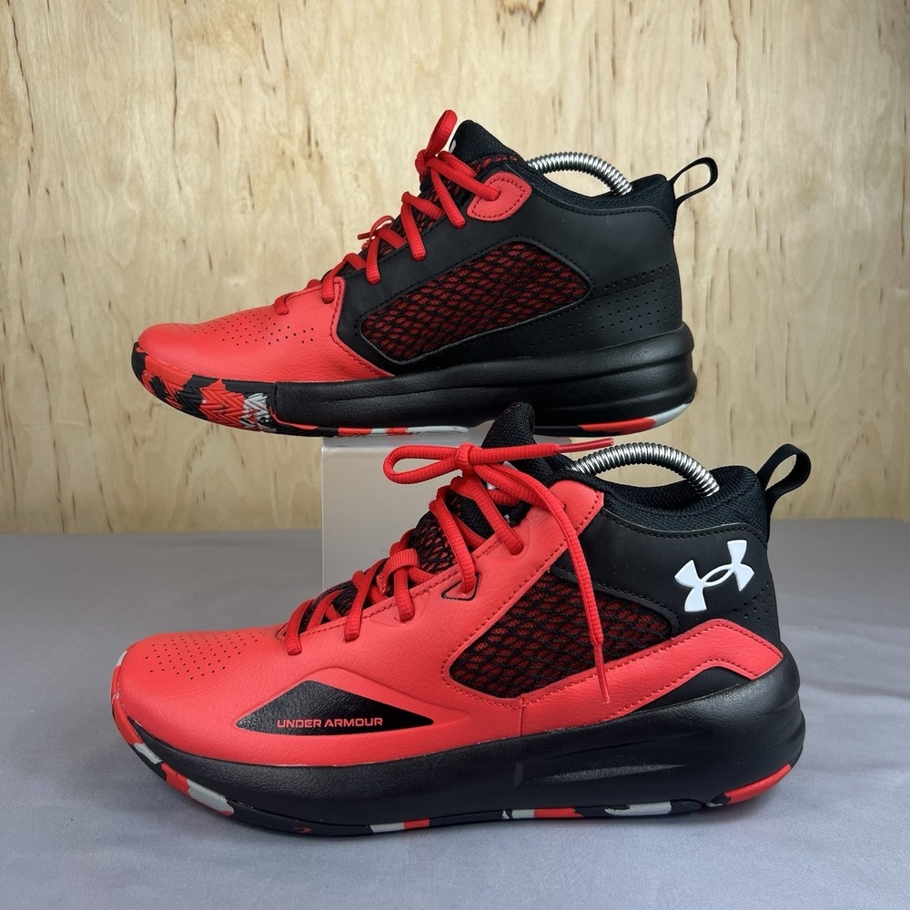 Under Armour Lockdown 5 Versa Red Black Basketball Shoes US M9 / W10.5 UK Size 8